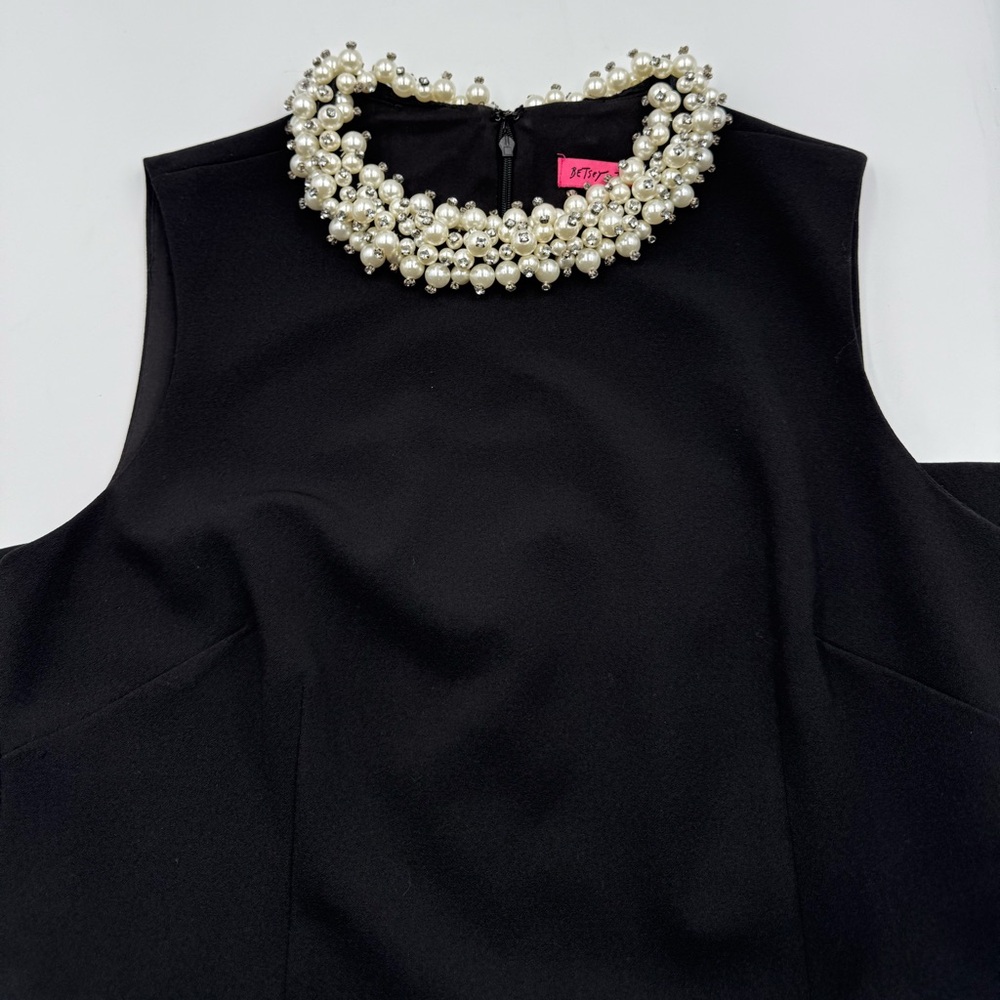 BETSEY JOHNSON Embellished Pearl Cluster Beaded Collar Shift Dress - Picture 4 of 9